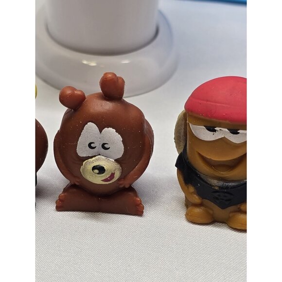 Poopeez Lot Outhouse,Toilet Paper Container, Toilet And Seven Figures - Picture 6 of 16